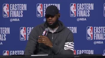 NBA, LeBron James cita tutte le palle perse della sua gara