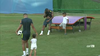 PapÃ  e figli insieme: allenamento in famiglia per il Brasil