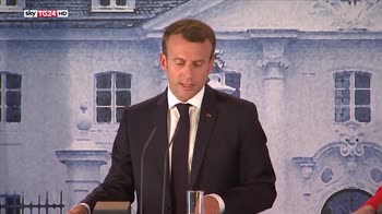 Macron: momento decisivo per l'Europa