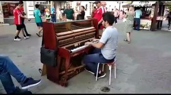 C'Ã¨ Polonia-Colombia a Kazan: spunta un pianoforte in cittÃ 