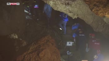 ERROR! Ritrovati vivi i 12 ragazzi intrappolati in grotta in tailandia