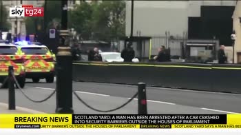 Londra, uomo in auto si schianta su westminster 2 feriti,