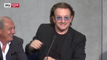Il Papa riceve Bono, udienza in Vaticano per il cantante degli U2