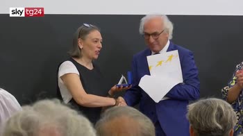 Premio cittadino europeo al prof che ospita migranti