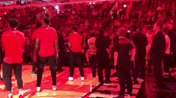NBA, Parker si presenta ai fan dei Bulls. "From Chicago..."