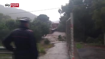 Maltempo in sardegna, crolla un ponte. Allarme rosso.