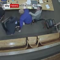 Man lunges for officer's gun in courtroom