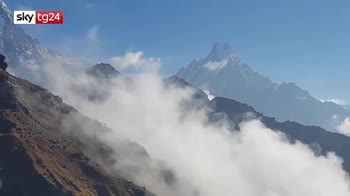 ERROR! Nepal, valanga travolge 9 alpinisti. 8 corpi recuperati