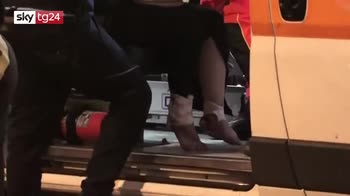 Cede scala mobile nella metro a Roma, decine di feriti