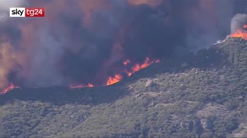 Incendi California, colonne fumo visibili da satellite Nasa