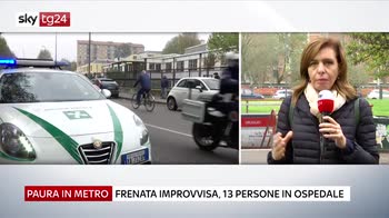 Metro Milano, frenata improvvisa, 13 in ospedale