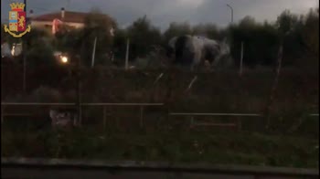 Esplosione in un distributore a Rieti, le immagini dei vvf