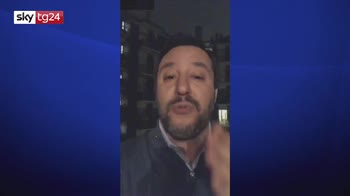ERROR! Polemiche sul web per foto Salvini con pane e Nutella