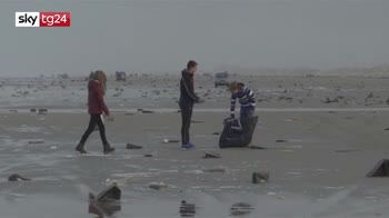 Mare del Nord, plastica sommerge la costa olandese