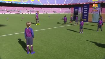 Boateng al Camp Nou, "torello" con i bambini