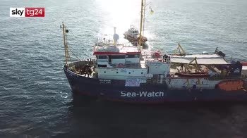 sea watch, pd attacca salvini che conferma linea dura
