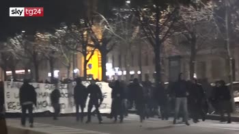 Torino, corteo anarchici: scontri con la Polizia