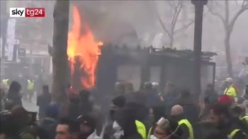 ERROR! Gilet gialli, giornata di scontri a Parigi