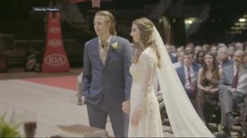 NBA, le immagini del matrimonio dei due tifosi Hawks