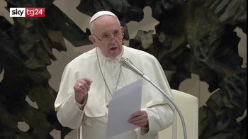 ERROR! Il Papa agli stuenti: "Liberatevi dalla dipendenza da telefonino!"