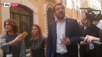 Salvini: con rischio terrorismo porti sigillati