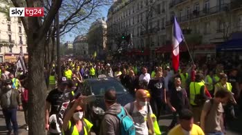 Gilet gialli, scontri e arresti a Parigi