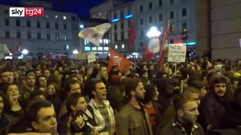 Firenze, cariche della polizia contro le proteste anti Salvini