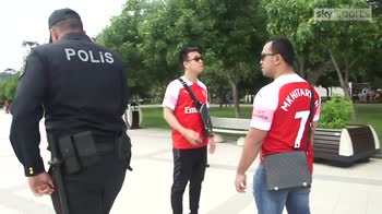 Police stop Mkhitaryan fans in Baku