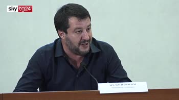 Salvini: Seawatch fuorilegge, mi aspetto arresti