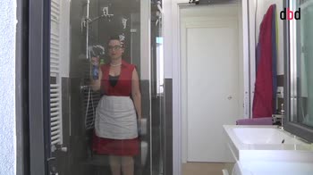 Housekeeping - Le pulizie settimanali in bagno: la doccia e la vasca