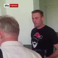 Putin critic Alexei Navalny leaves hopsital