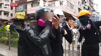 ERROR! Proteste a Hong Kong, blindati cinesi al confine