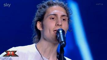 video: Enrico, un artista di strada a X Factor 2019
