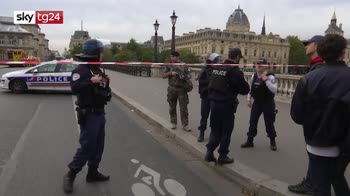 ERROR! Strage in prefettura a Parigi: 5 morti