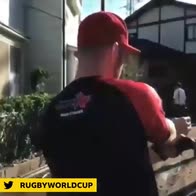 Rugby, la nazionale canadese spala il fango dopo il tifone