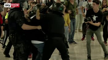 ERROR! Proteste e scontri in Catalogna dopo condanna separatisti