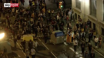 ERROR! Barcellona, lanci di pietre dai manifestanti, proiettili di gomma dalla polizia
