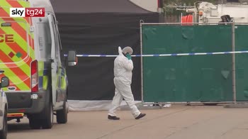 ERROR! Orrore in Gran Bretagna.In Essex sono stati ritrovati 39 cadaveri nel container di un Tir