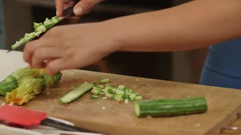 La cucina delle ragazze – Pancakes con verdure e stracchino