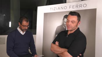 TIZIANO FERRO muore e rinasce con ACCETTO MIRACOLI Recensione e