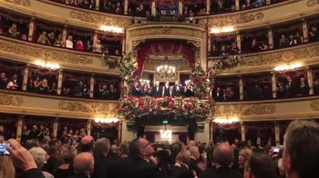 Prima della Scala, ovazione per Mattarella: VIDEO