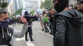 VIDEO Proteste a Honk Kong, scontri manifestanti-polizia
