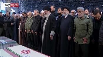 Iran, ayatollah Khamenei piange per Soleimani