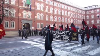 Torino, la manifestazione dei No Tav per le vie del centro