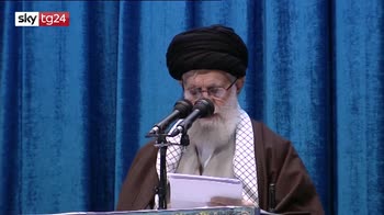 Iran, l'attacco di Khamenei: Occidente manipola proteste
