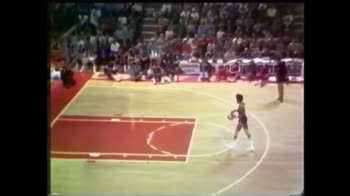 NBA, la schiacciata di Erving all'ASG nel 1976