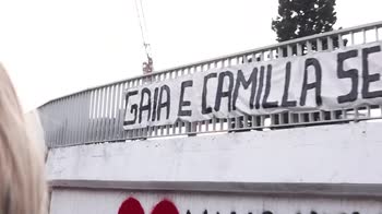 Roma, fiaccolata in ricordo di Gaia e Camilla