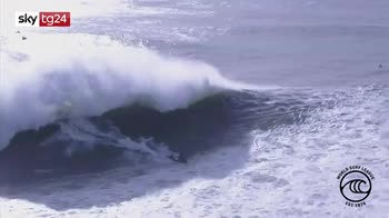 ERROR! Surf estremo, strage sfiorata tra le onde del Portogallo