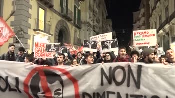 VIDEO Corteo anti Salvini a Napoli fermato dalla polizia