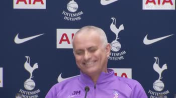 What leaves Jose in a fit of giggles?